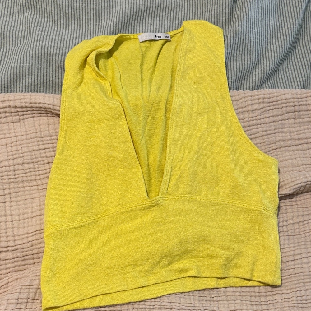Wilfred free yellow crop top size M